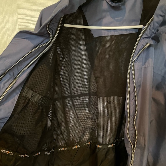 Kerrits jacket or shell.  Size Large. - Picture 5 of 8